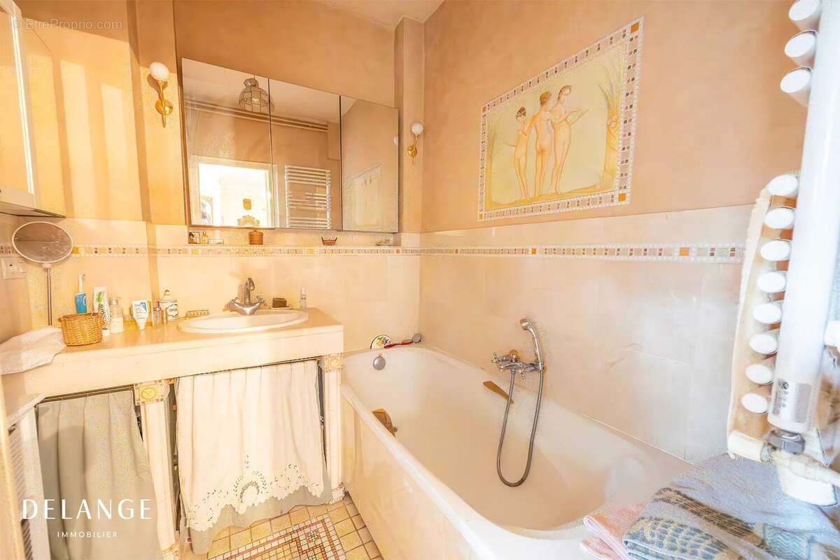 Eglise Jeanne d'Arc - Superbe duplex de 145,42 m² avec balcons - photo 19