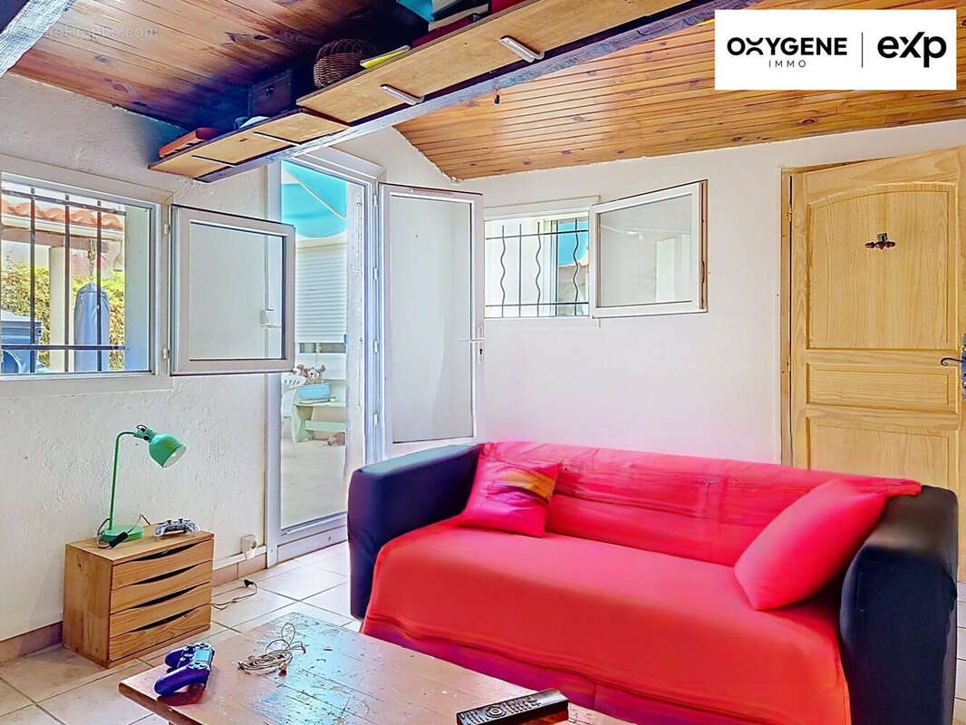 Maison 90 m² à Villeneuve-La-Riviere  - photo 8