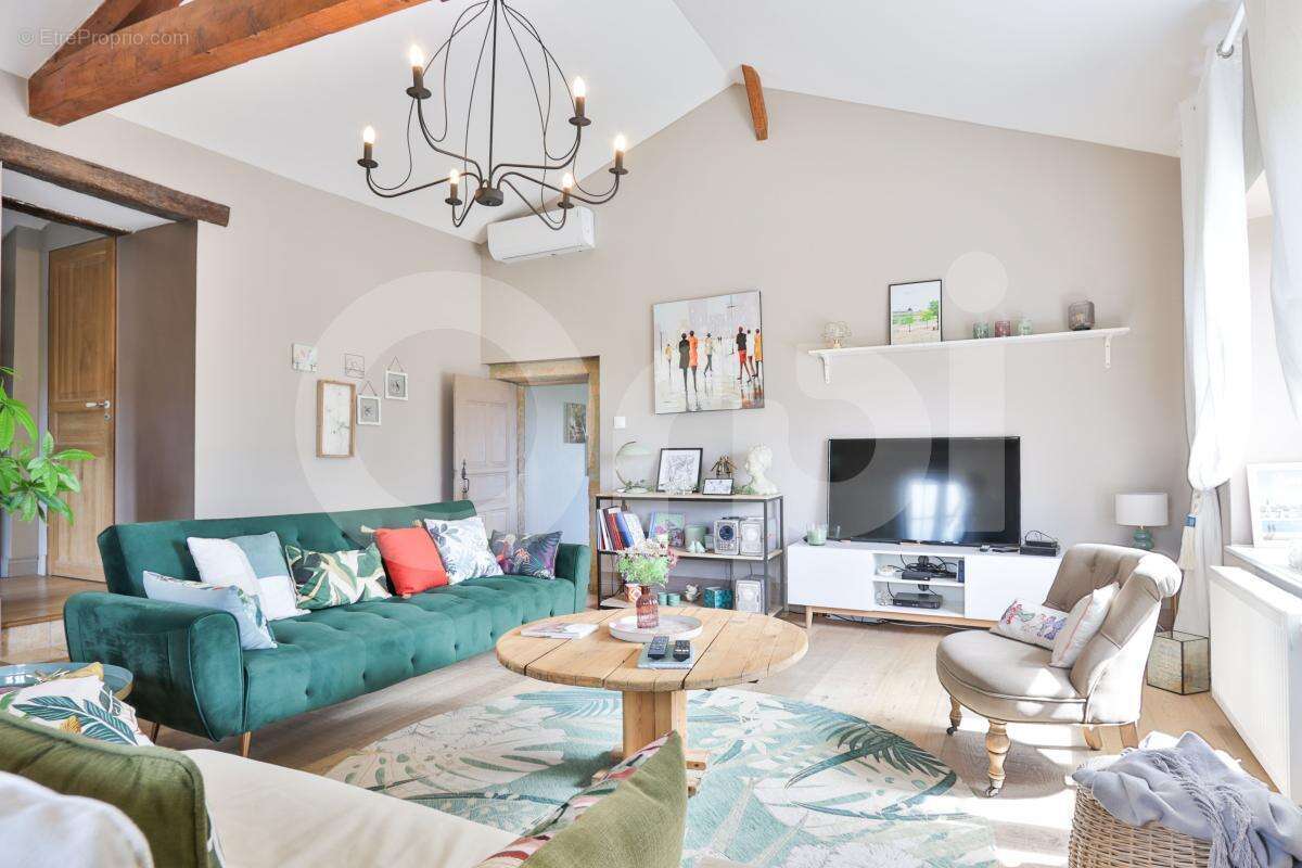 Ouest Lyonnais - Maison pleine de personnalité avec piscine – 169 m² - photo 8