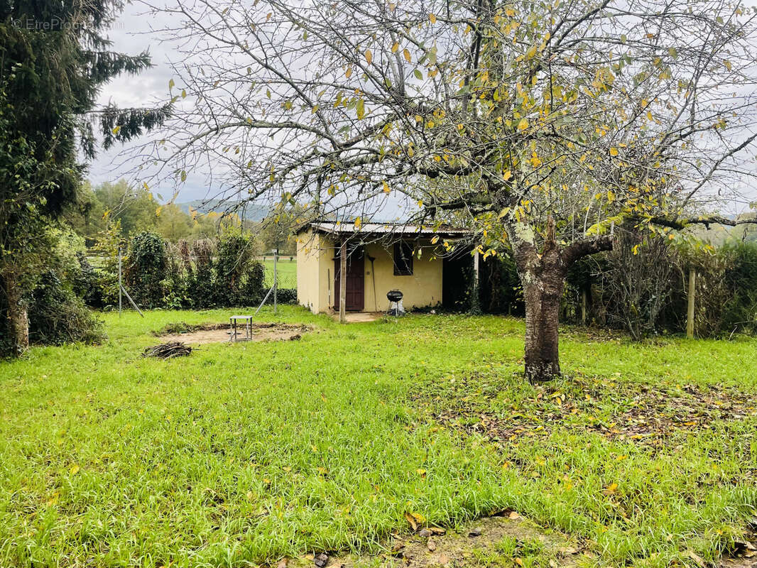 Maison à SAINT-PANTALEON-DE-LARCHE
