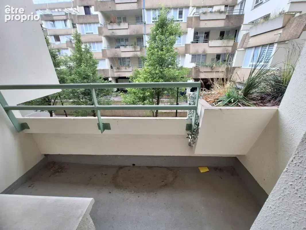 Trappes centre – appartement t2 rénové avec balcon – proche gare - photo 5