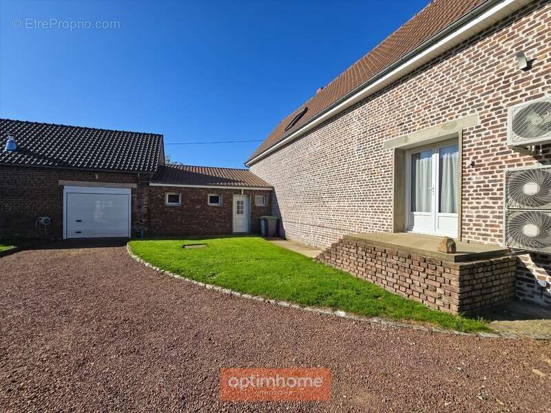 Maison à MOYENNEVILLE