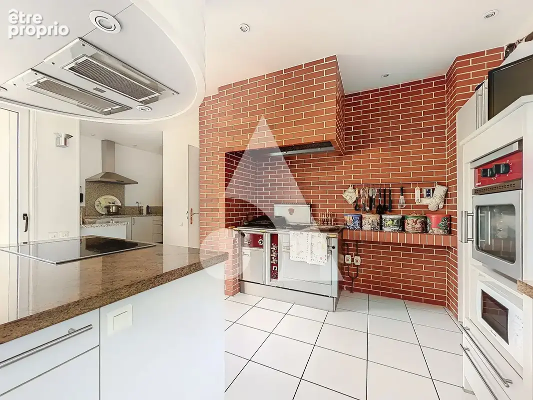 Demeure de prestige à 5 minutes de Montrond-les-Bains de 6 pièce(s) 420 m² - photo 12