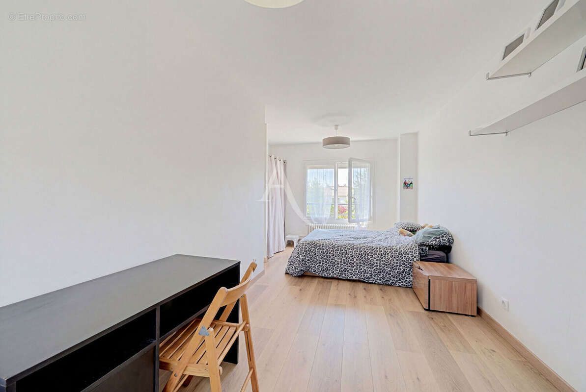 Maison à LE PERREUX-SUR-MARNE