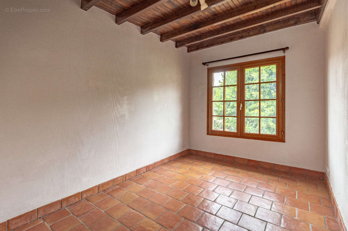 Propriété avec maison, piscine et ancien restaurant - photo 8