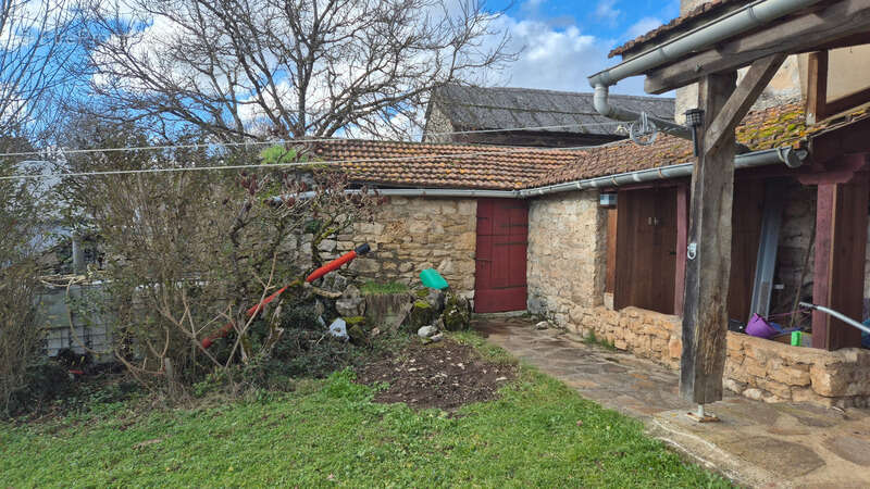 Maison à LA LOUBIERE