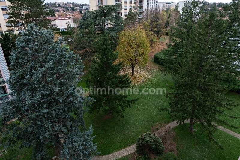 Appartement à SAINT-GENIS-LAVAL