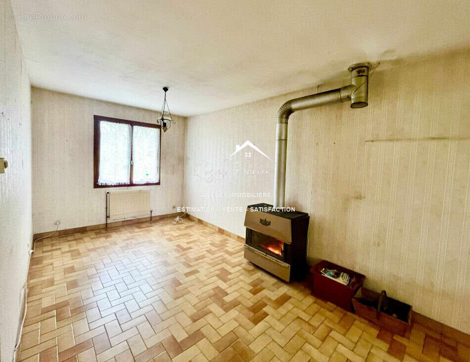 Séjour - Maison à YZEURES-SUR-CREUSE