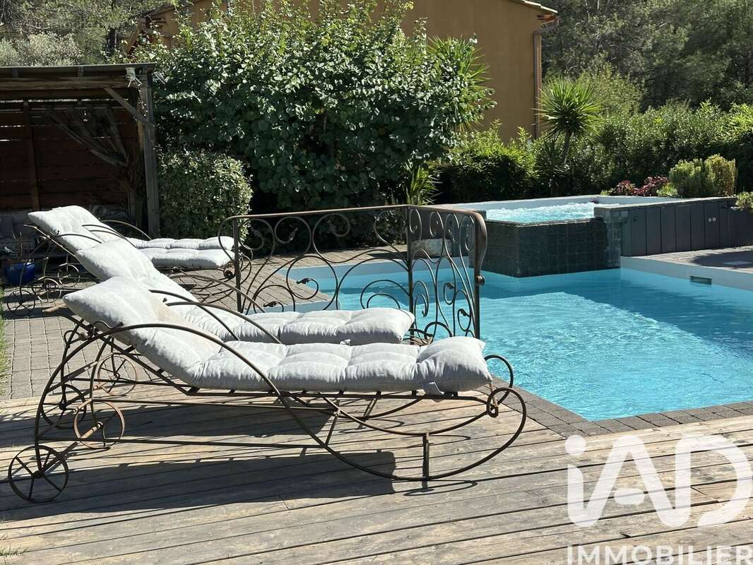 Photo 2 - Maison à SOLLIES-TOUCAS