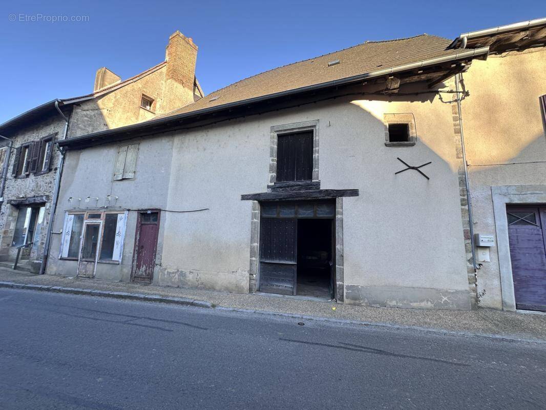 Maison à MAGNAC-BOURG