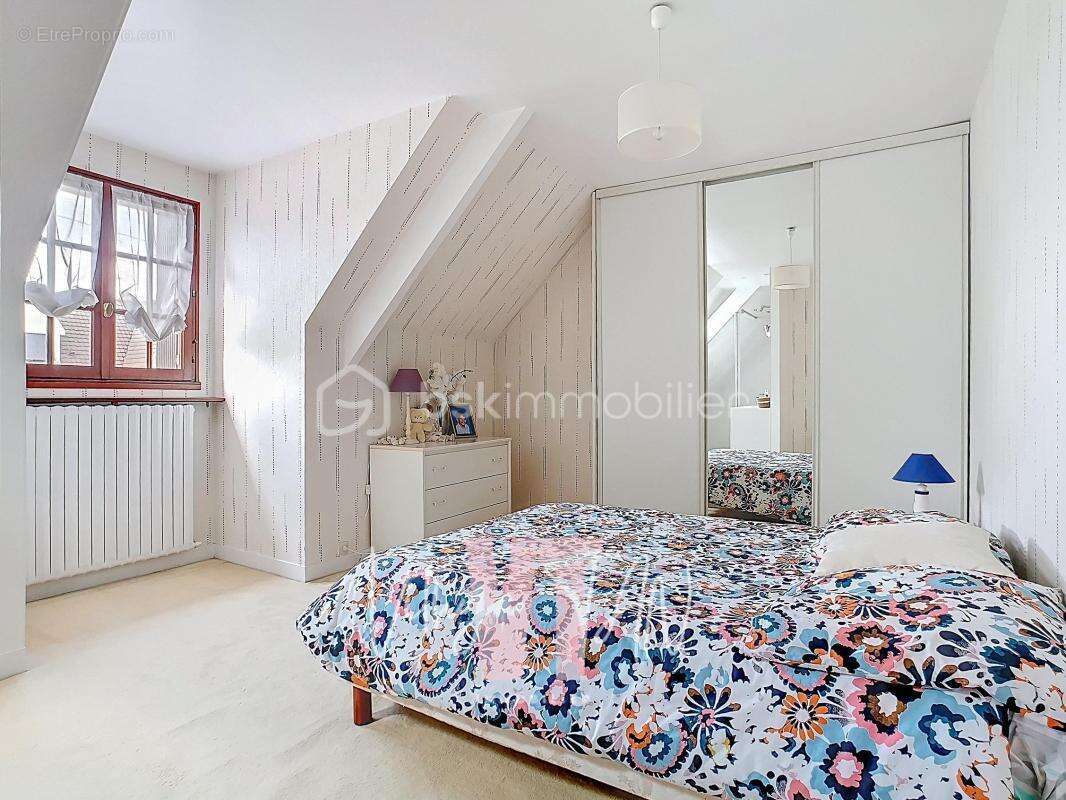 Maison à PONTAULT-COMBAULT