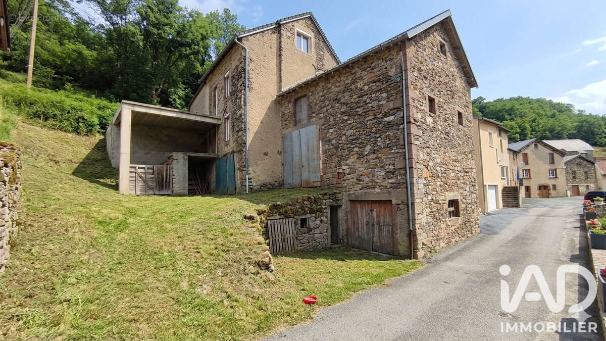 Maison 180 m² à Peux-Et-Couffouleux  - photo 2