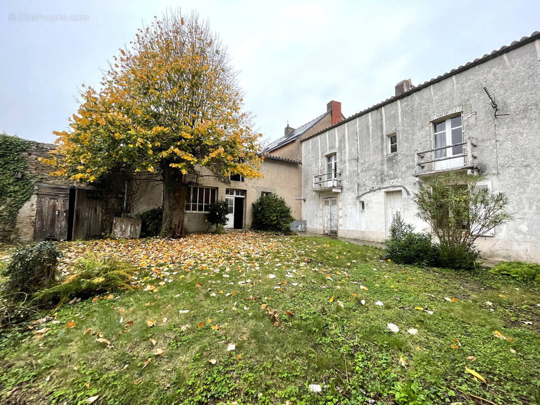 Maison à LE CELLIER