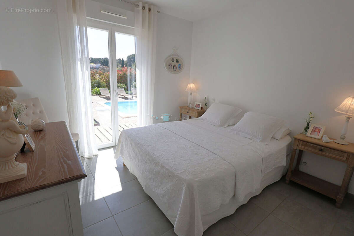 Villa récente Peymeinade 130 m² et 25 m² de garage avec piscine terrain de 1285 m² - photo 16