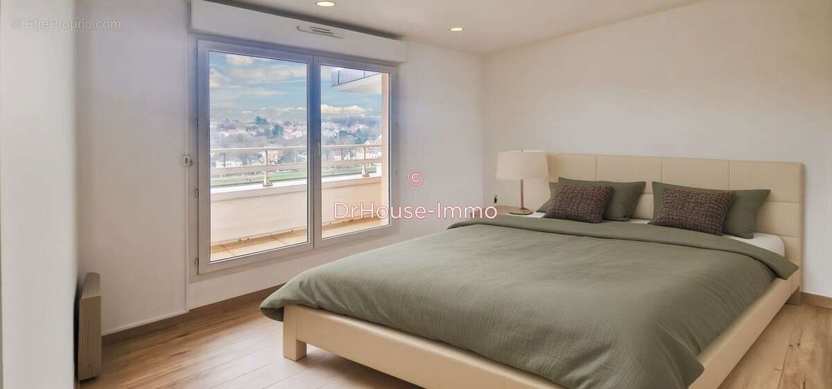 Appartement à CORBEIL-ESSONNES