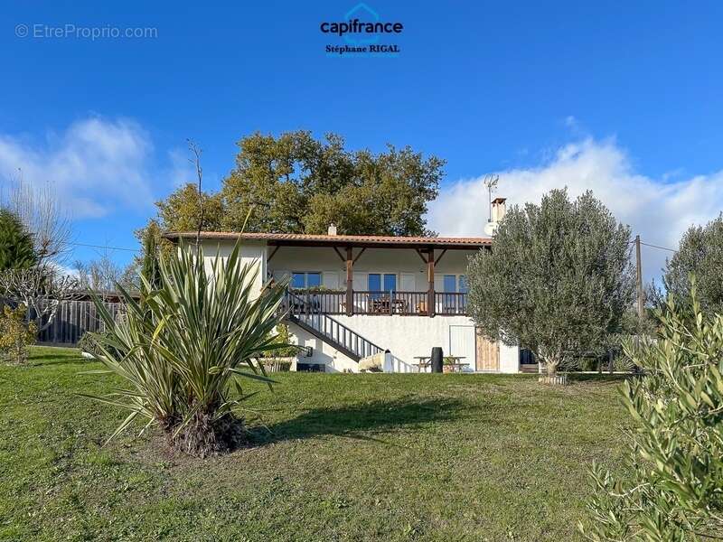 Maison à MONTESQUIEU