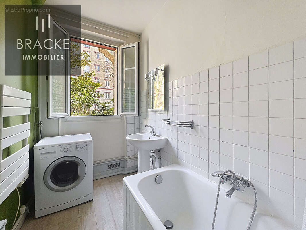 Appartement à COURBEVOIE