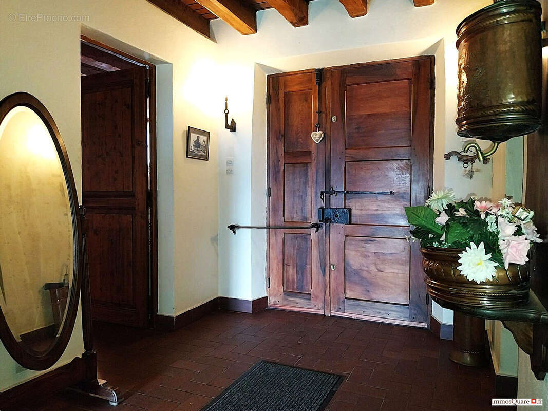 Hall d'entrée - Maison à SAINT-ISMIER