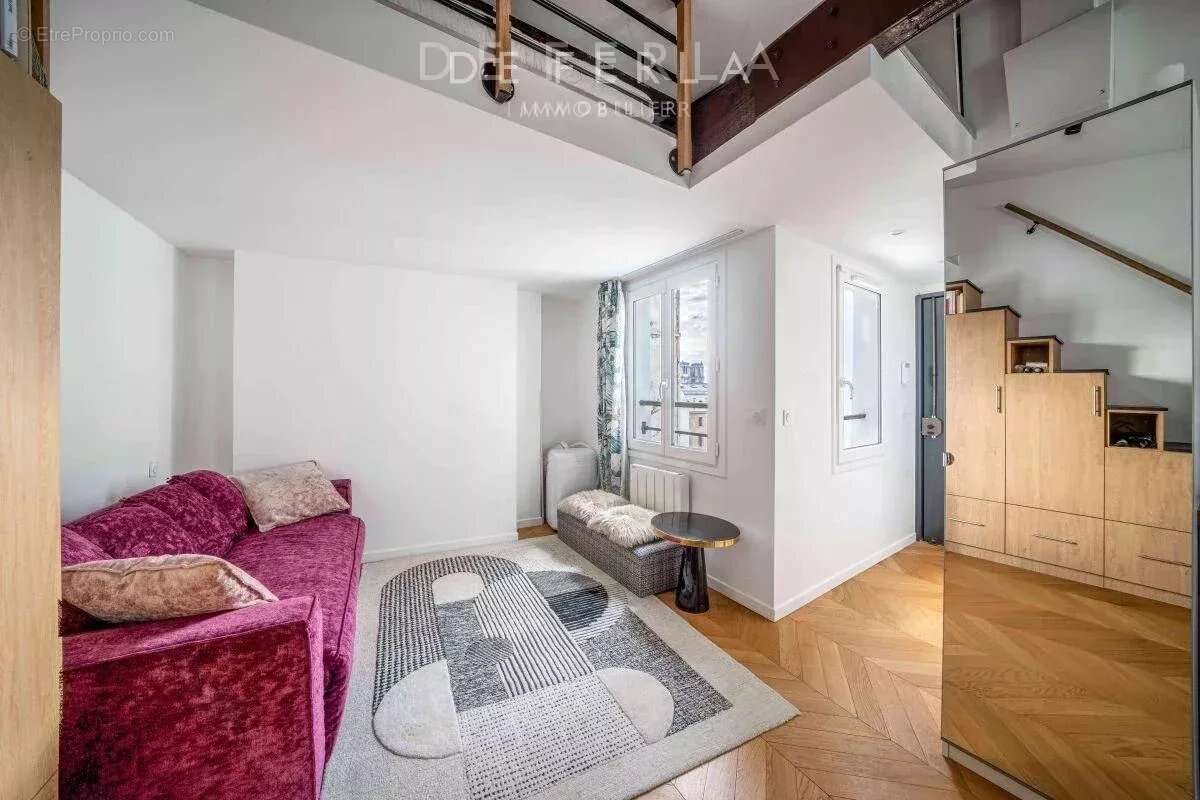 Appartement à PARIS-1E