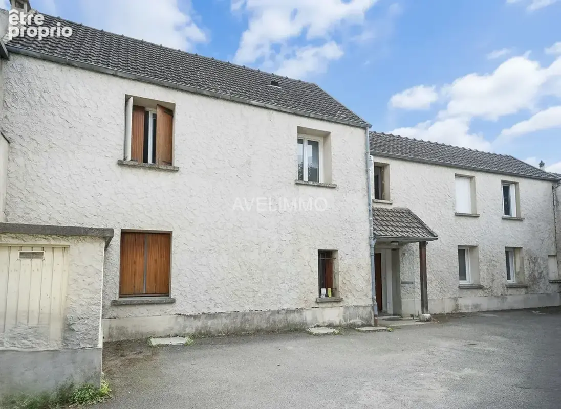 Immeuble divisé en 4 studios avec caves et garages - photo 2