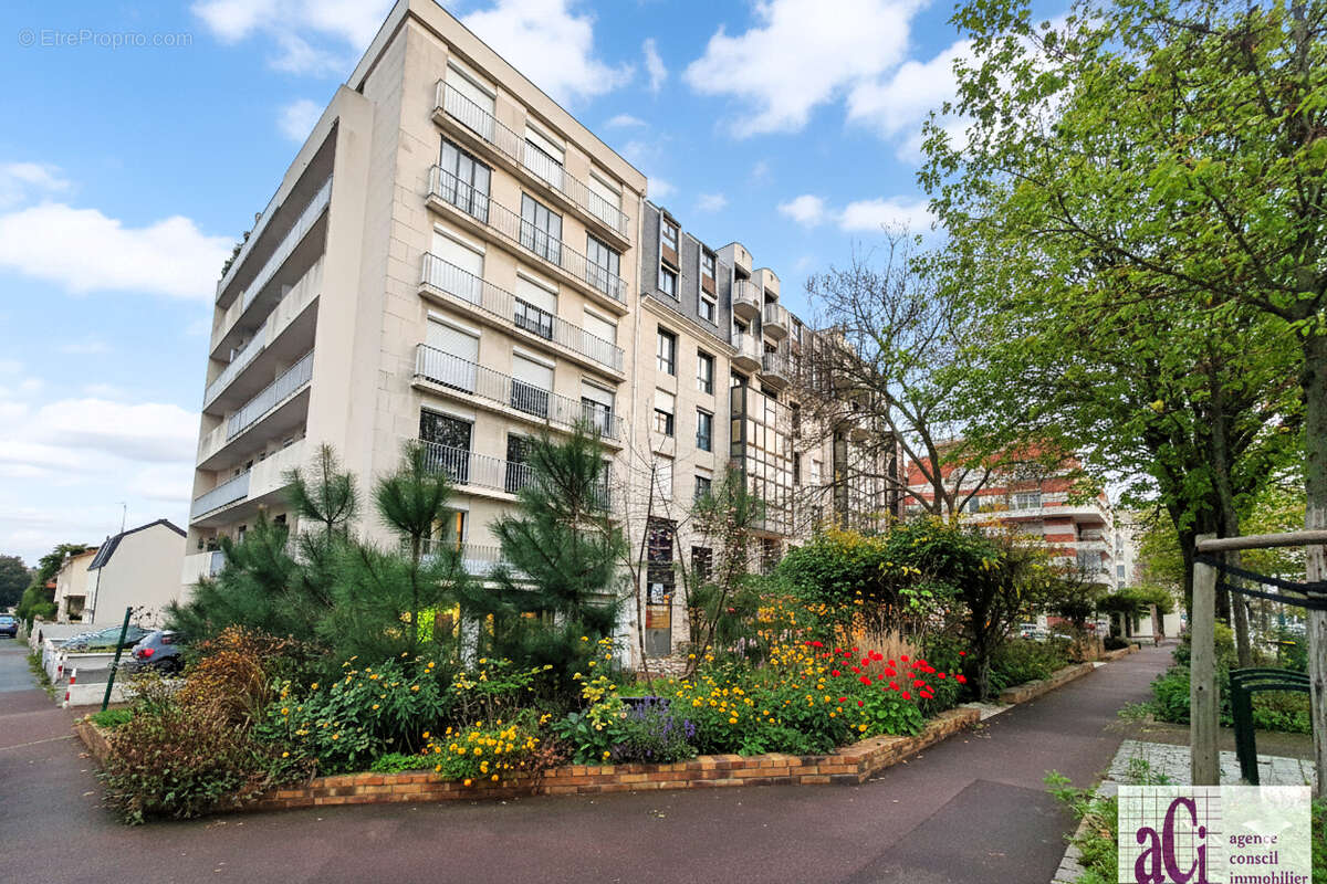 Appartement à BOURG-LA-REINE