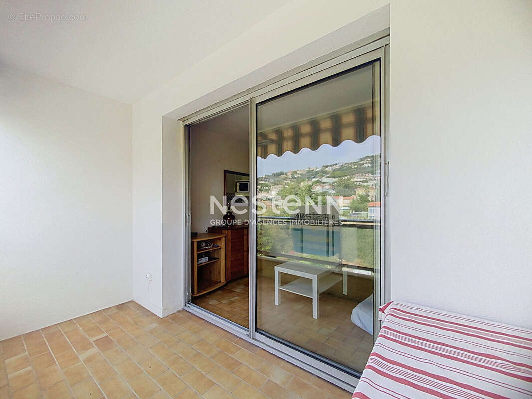 Golfe juan - studio - 23m2 - garage - piscine - cave - photo 2