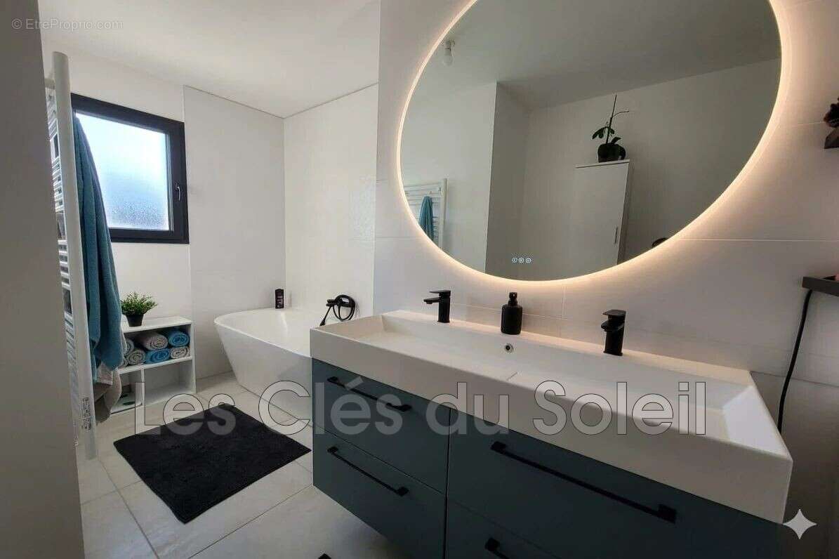 Maison à CUERS