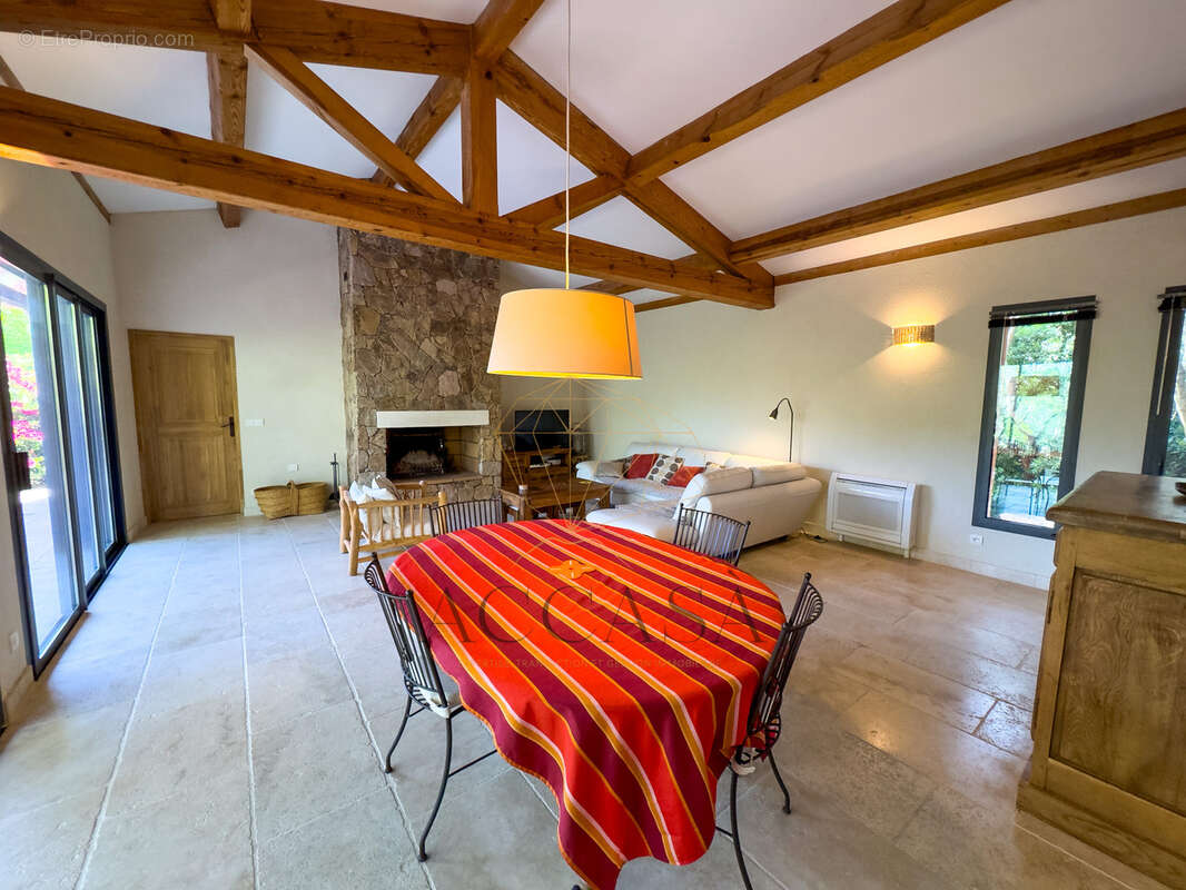 Maison à FIGARI