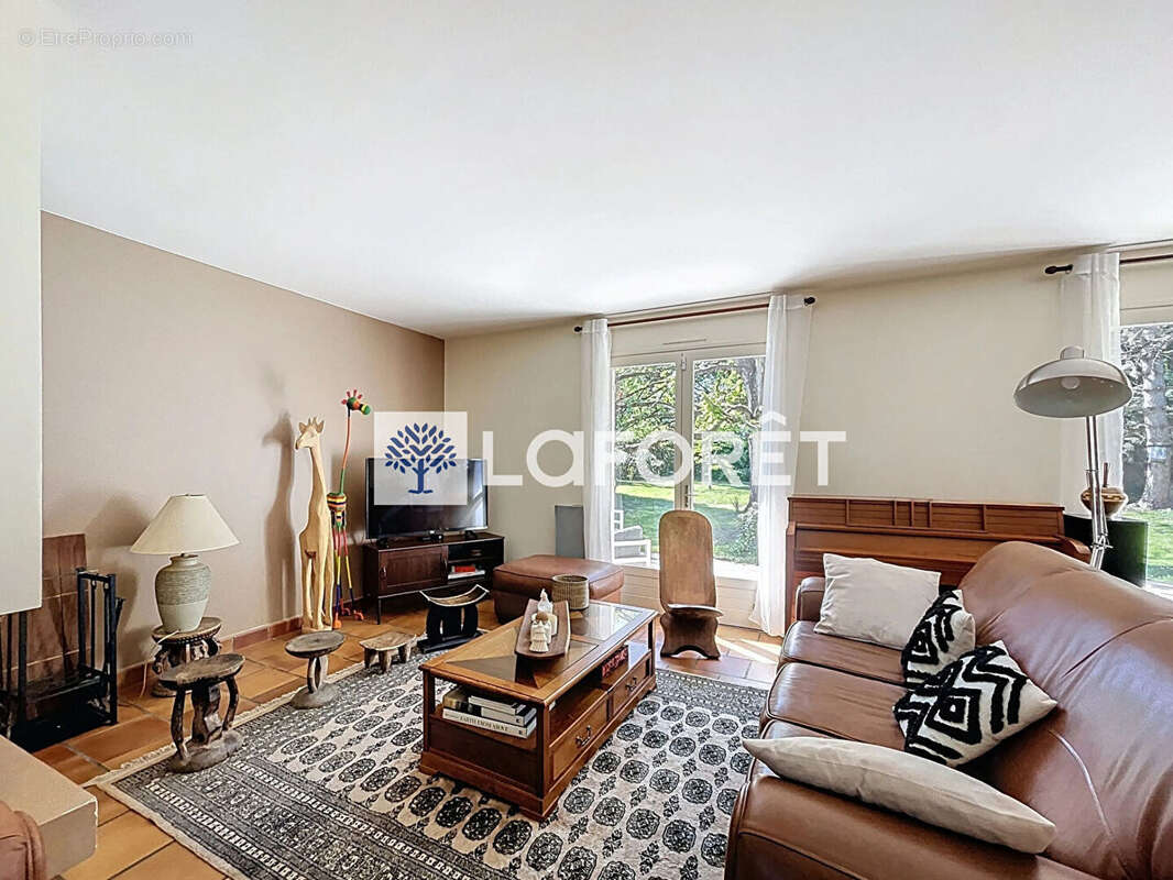 Maison à FEUCHEROLLES