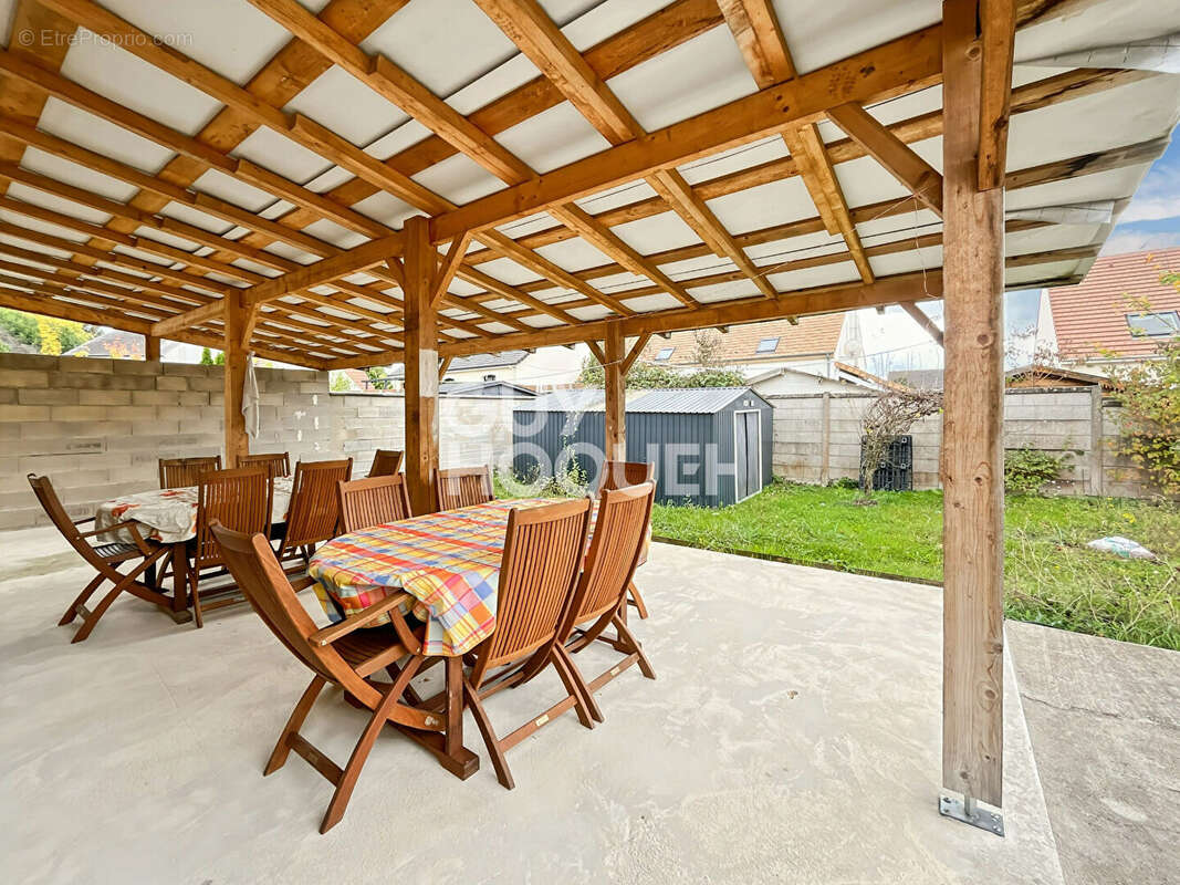 Maison à FONTENAY-TRESIGNY