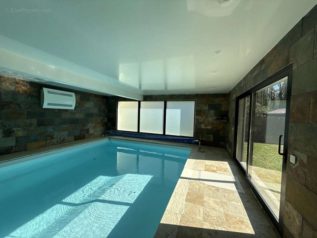 Maison à POIGNY-LA-FORET