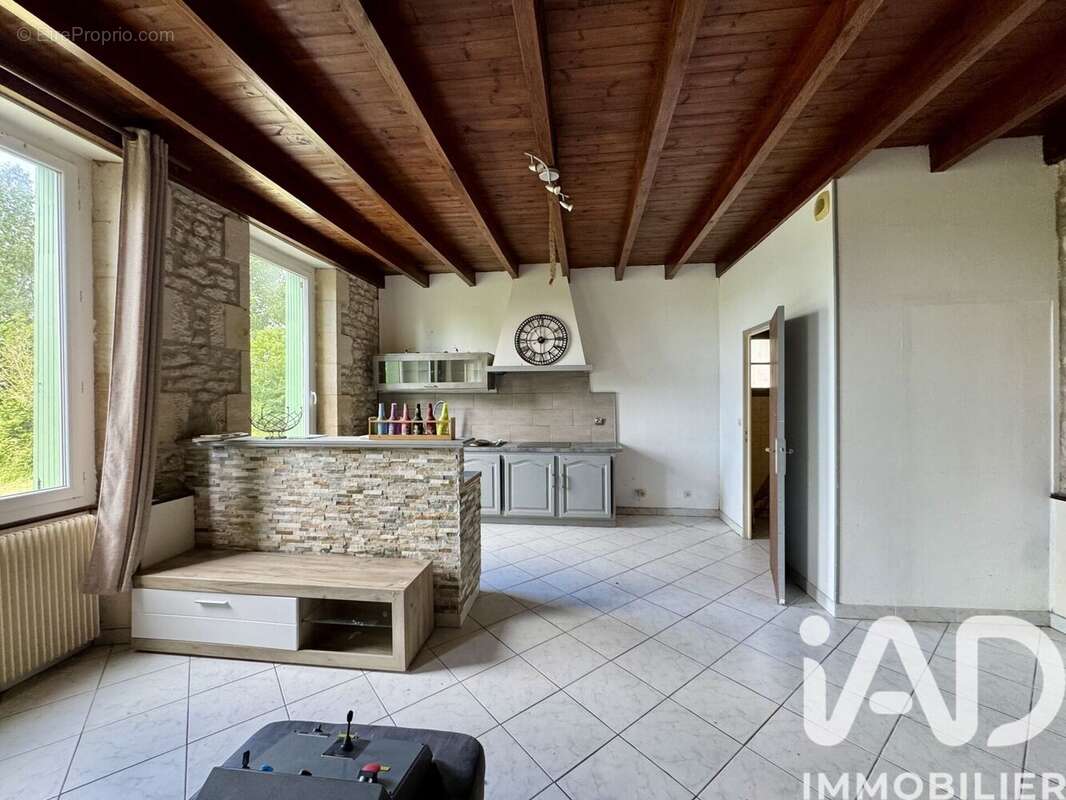 Maison 82 m² à Clam  - photo 7