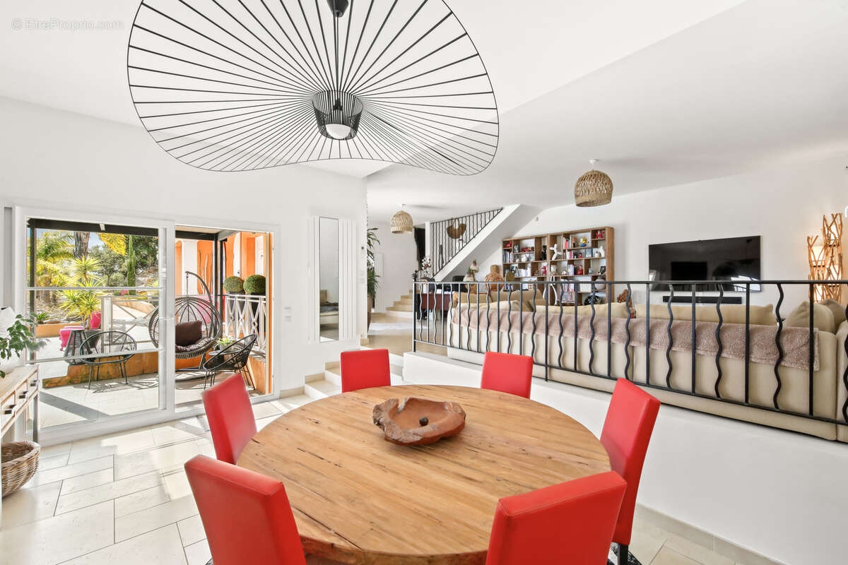 Maison à LA LONDE-LES-MAURES