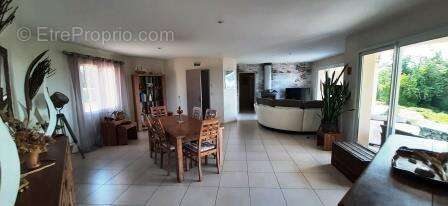 Maison 130 m² à Notre-Dame-De-Sanilhac  - photo 8