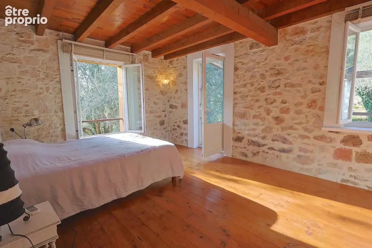 Exclusivité – vallauris – ancienne bergerie rénovée – 193 m² – 5 chambres – piscine - photo 27