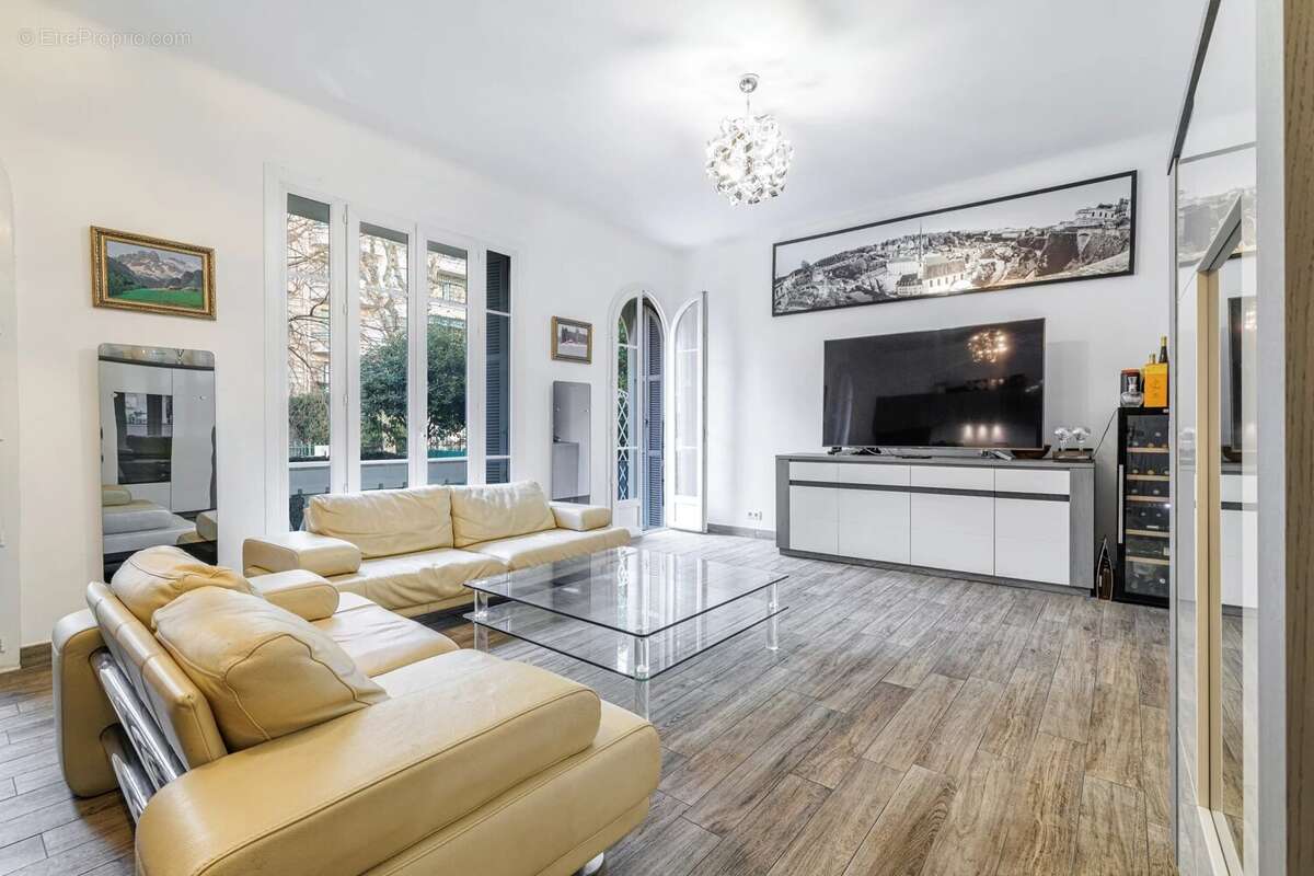 Victor hugo : rare 6 pièces d’exception avec terrasse de 50 m² - photo 4