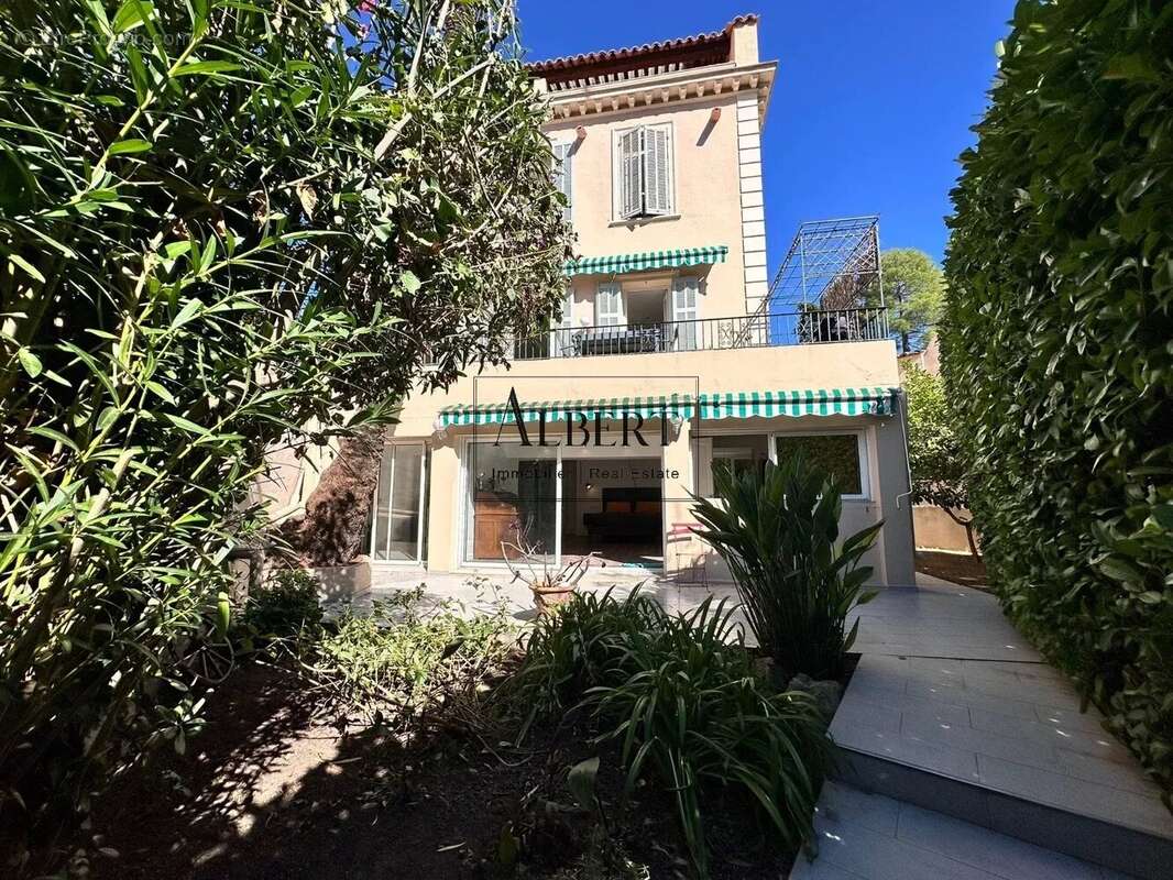 Appartement à LE CANNET