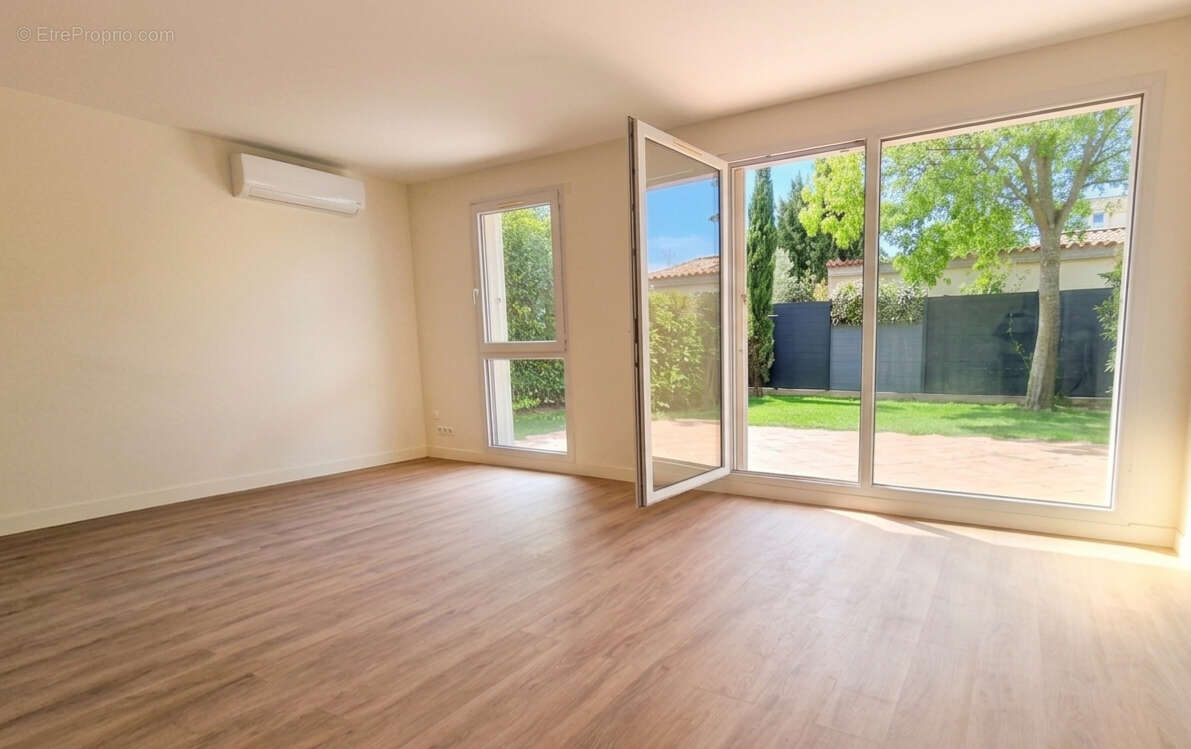 Aucamville, proche commerces, villa T4 rénovée avec jardin et garage - photo 2