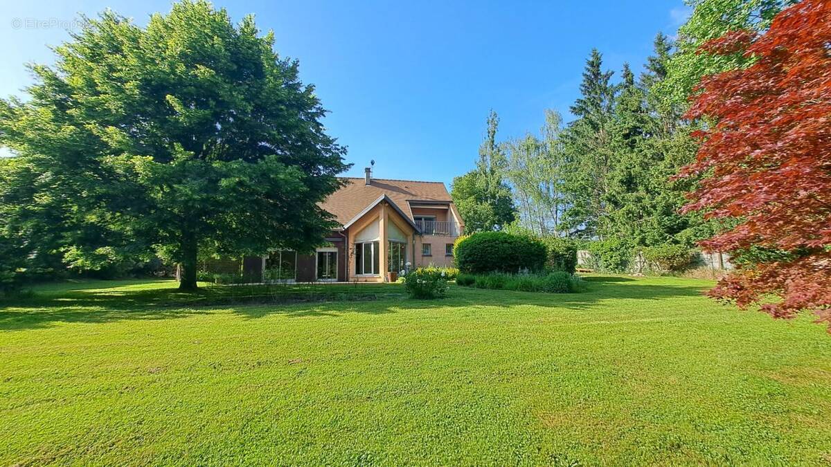 Maison à LEVIS-SAINT-NOM
