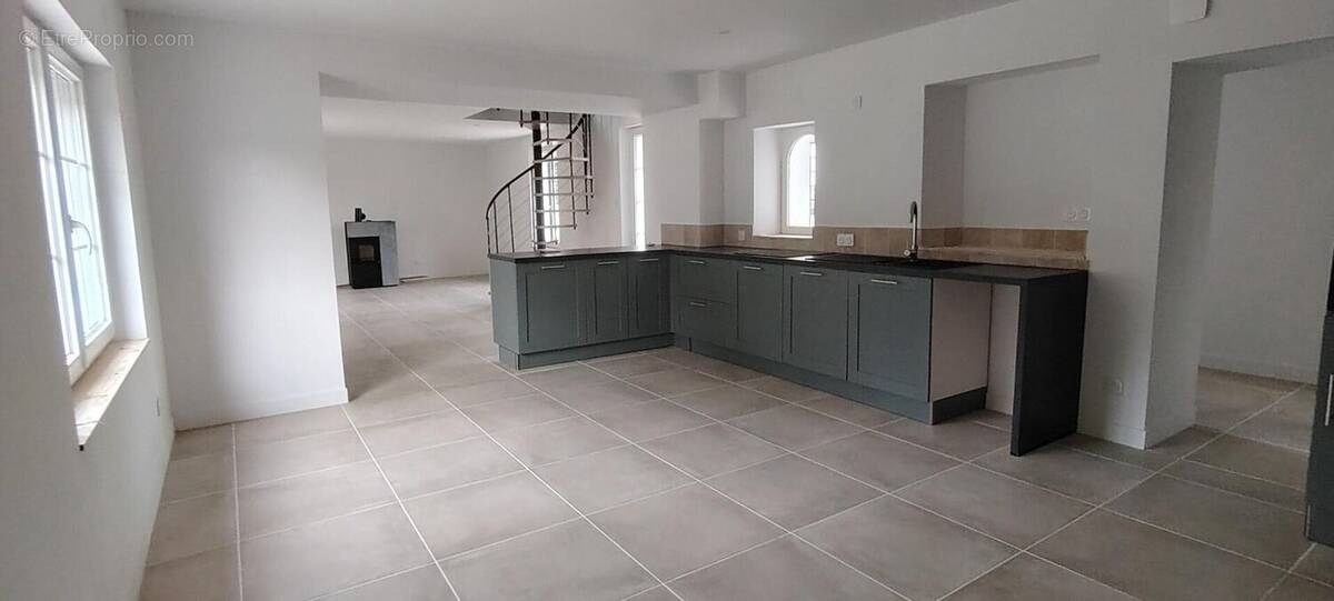 Photo 1 - Maison à CHATELLERAULT