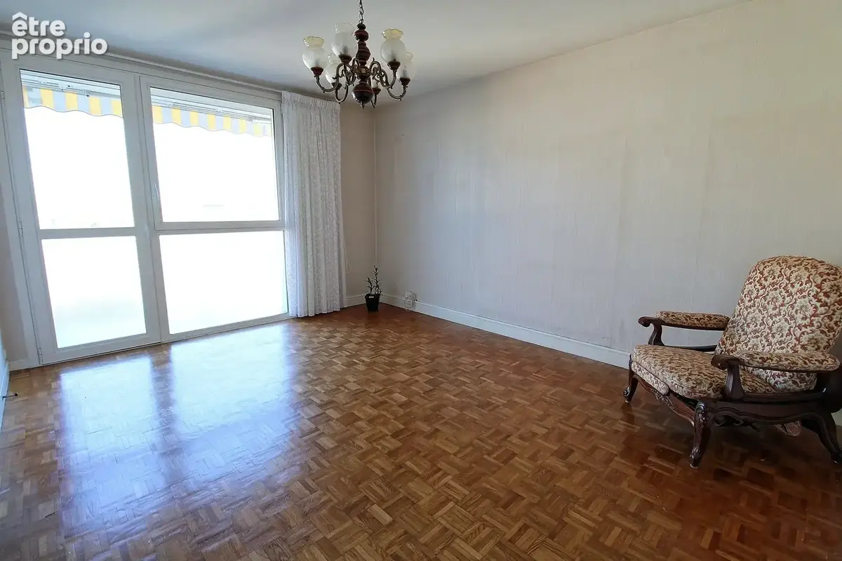 Appartement 4 pièces 74 m² à vendre à Saint-Etienne-Du-Rouvray (76800) - photo 8