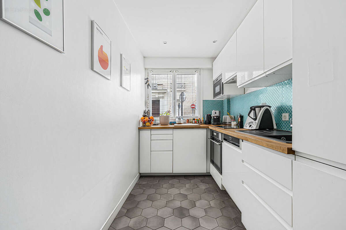 Appartement à PARIS-14E