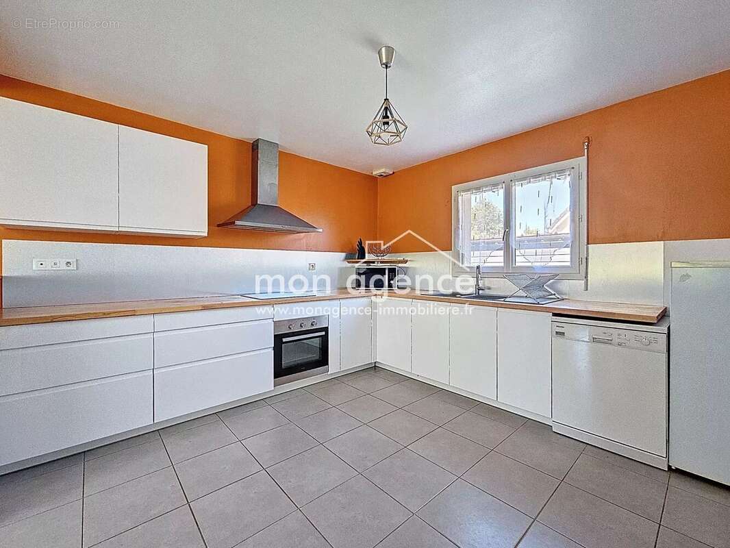 Maison à LA NEUVILLE-CHANT-D&#039;OISEL