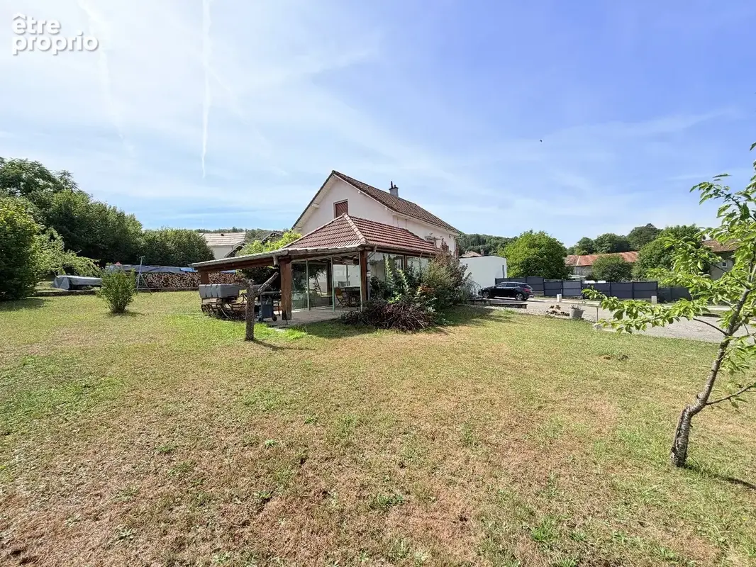 Maison à VOUJEAUCOURT