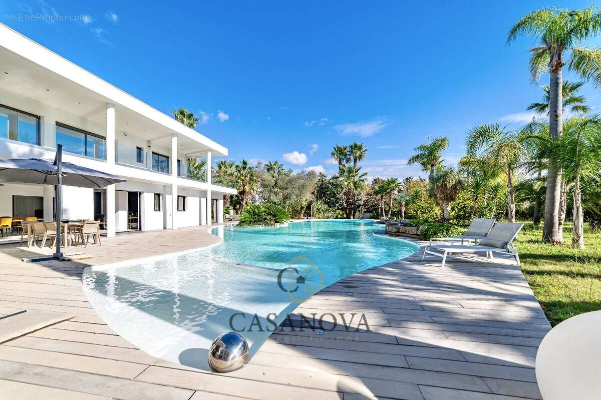 Maison à SAINT-BRES