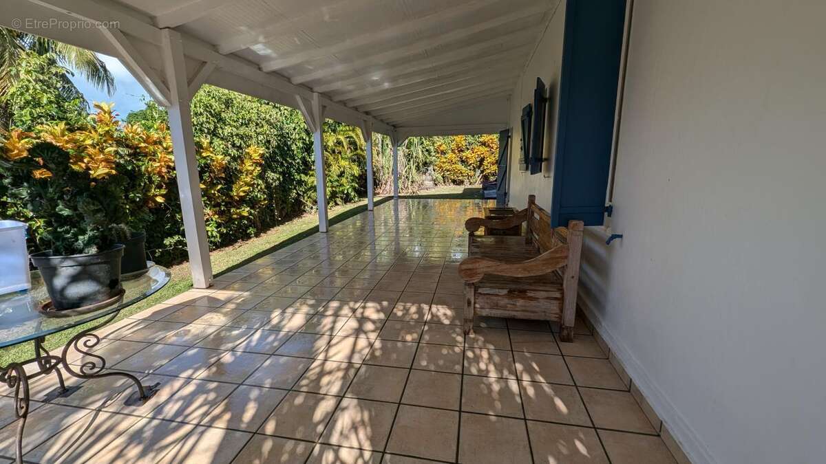 Maison à BAIE-MAHAULT