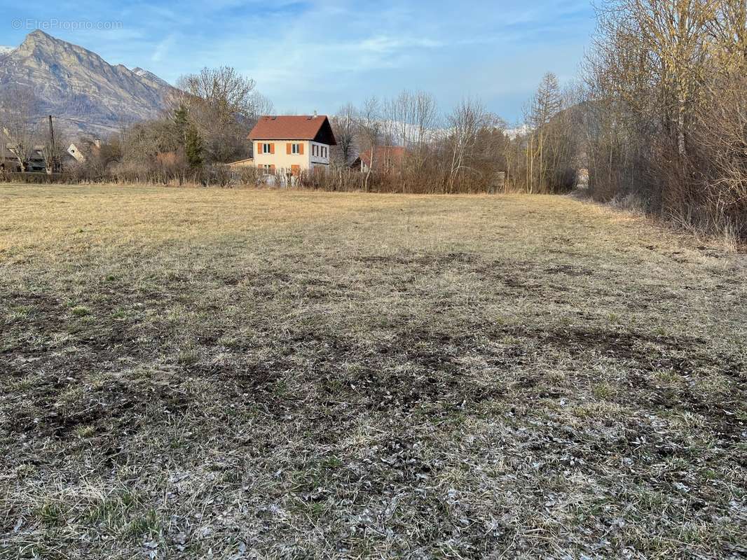 Terrain à CHABOTTES