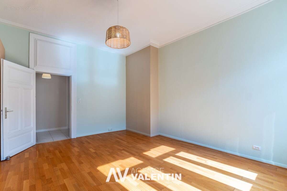 Appartement 153 m² à Metz  - photo 4
