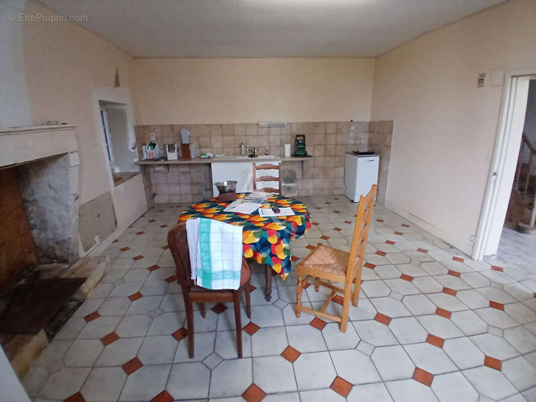 Maison à CRAZANNES
