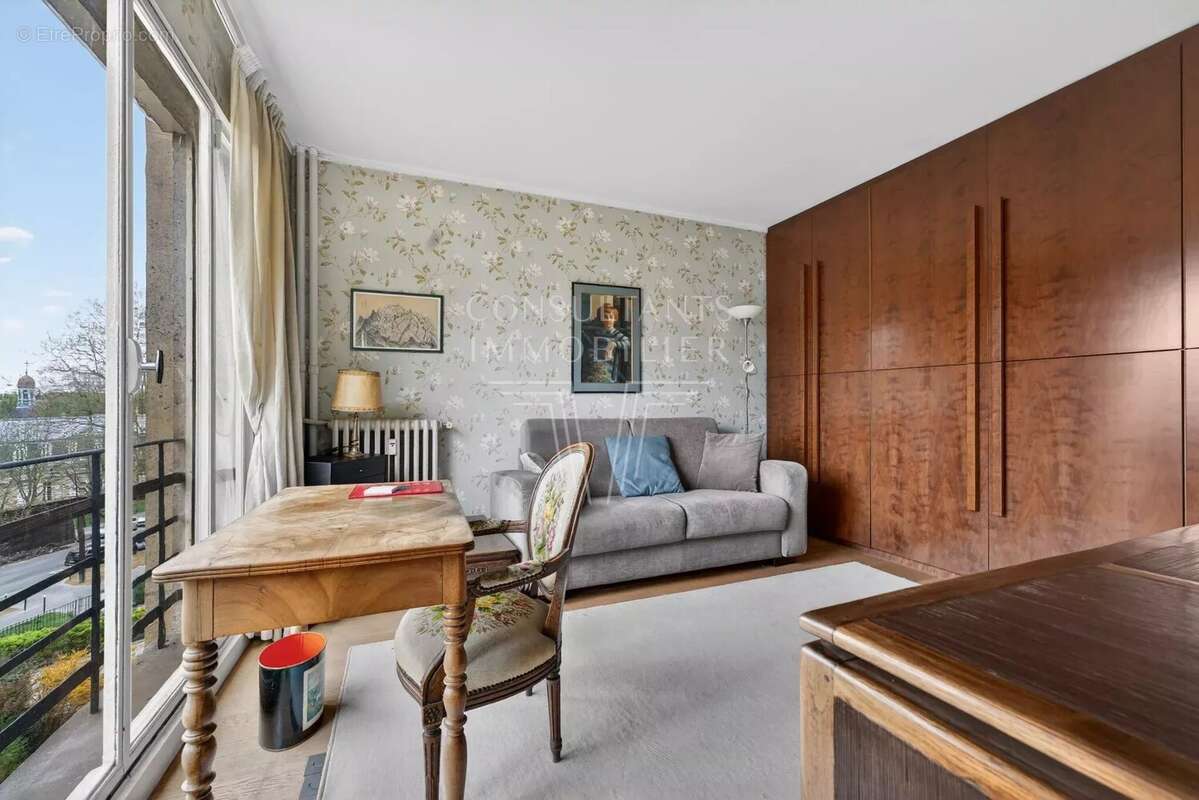 Appartement à NEUILLY-SUR-SEINE